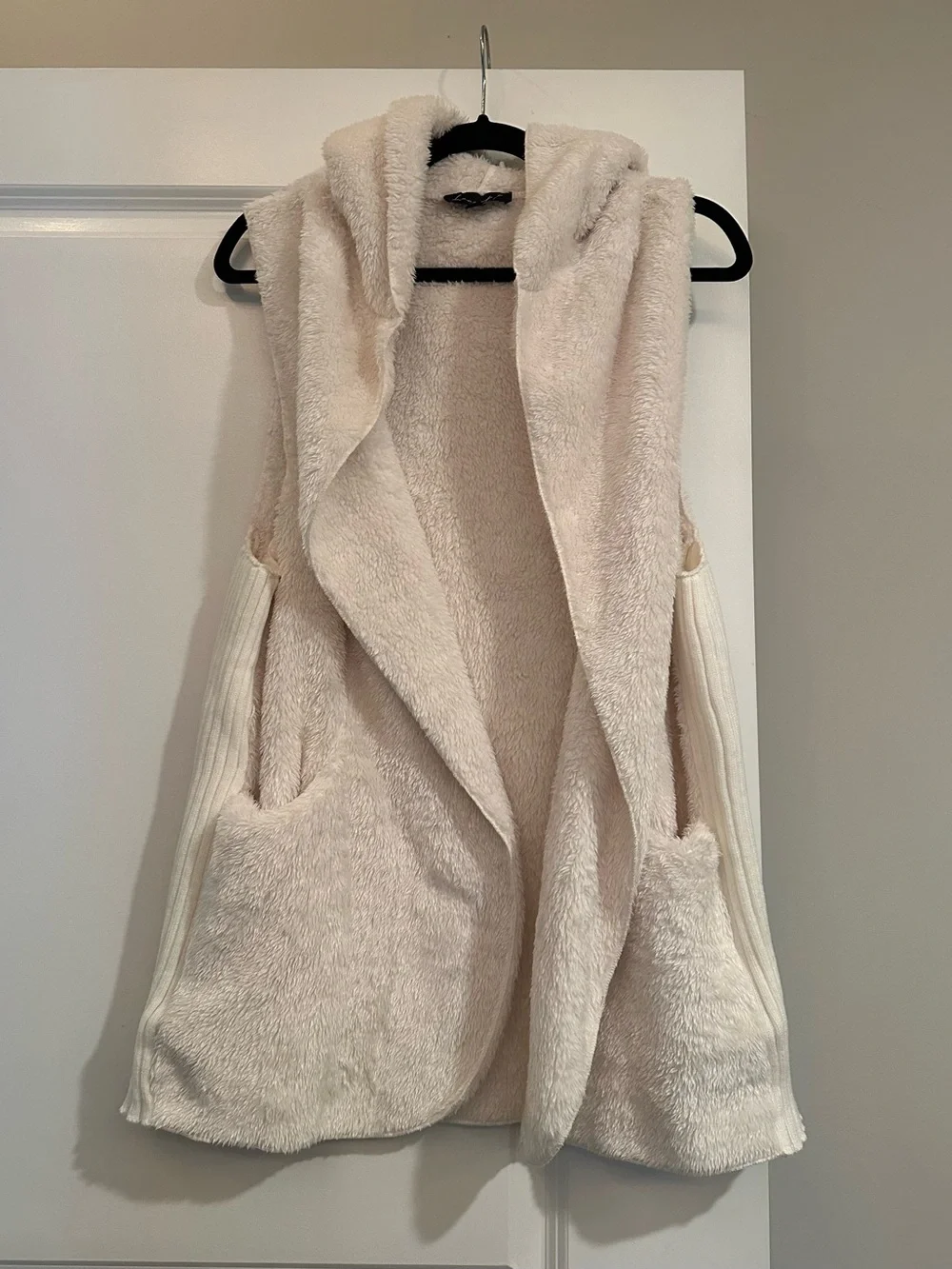 Love Tree Large Faux Fur Cream Hooded Vest